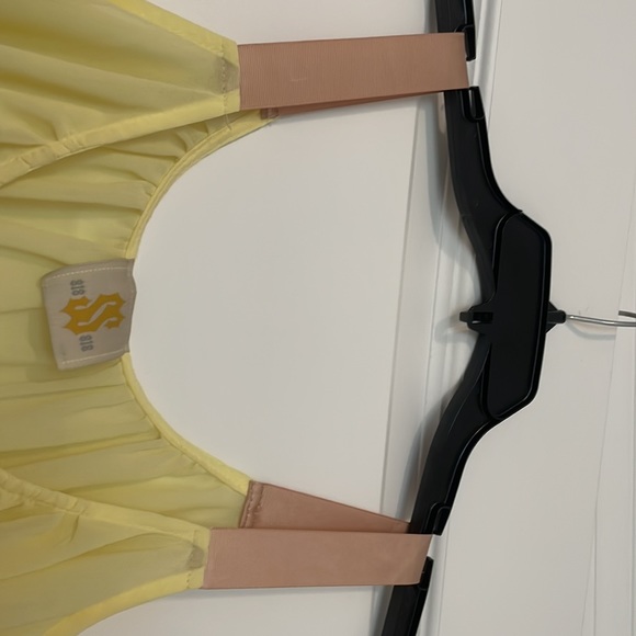 Yellow Top - Picture 3 of 5